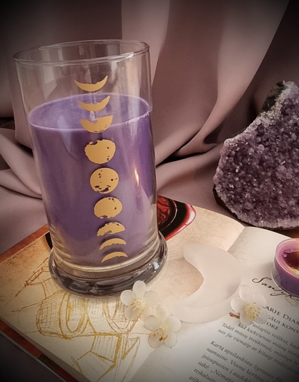 Mėnulis - sojų vaško žvakė, aromatinė su Selenito kristalu